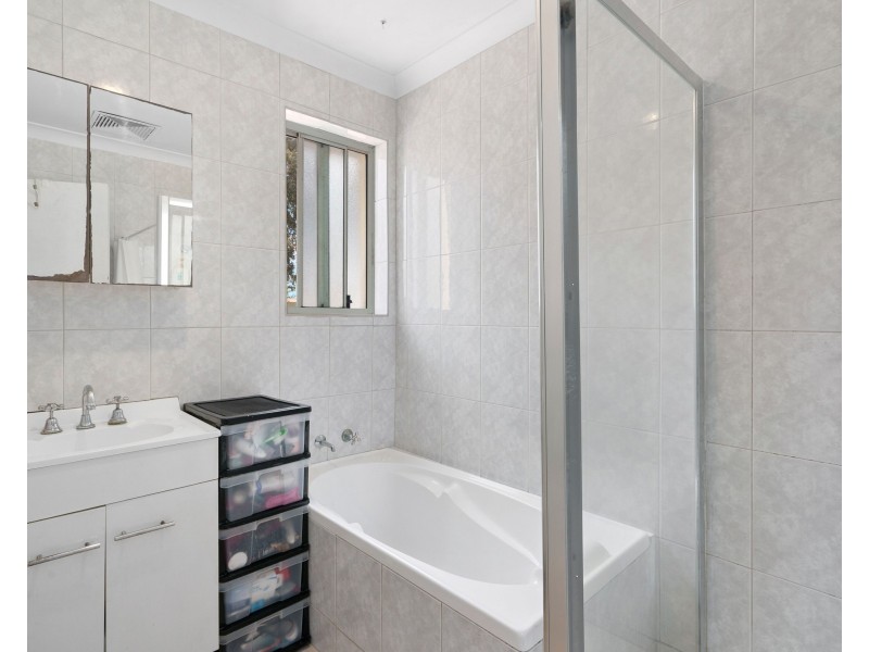 44 Ipswich Crescent, Girrawheen WA 6064