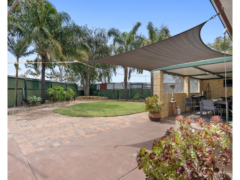 44 Ipswich Crescent, Girrawheen WA 6064