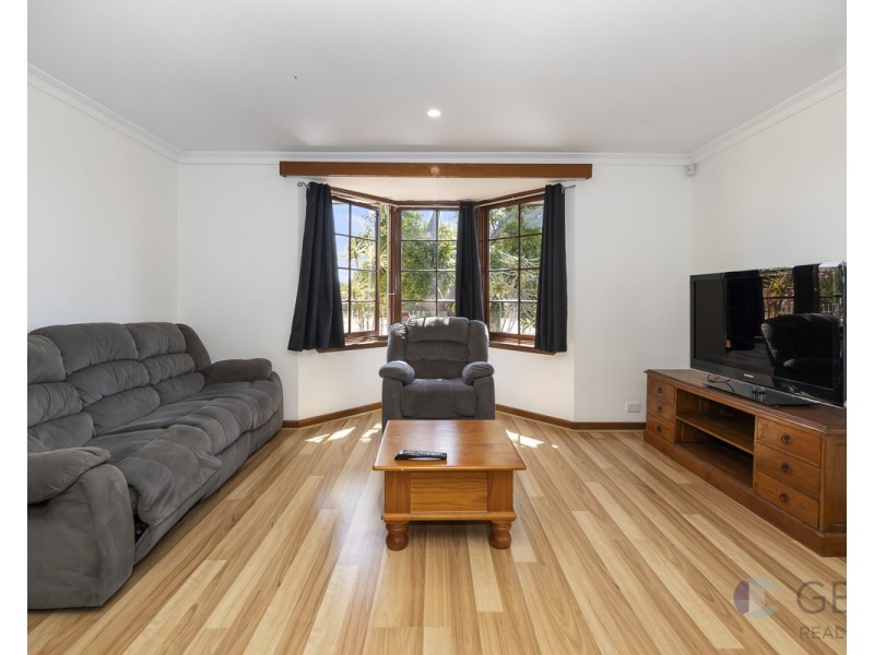 12 Girrawheen Avenue, Girrawheen WA 6064