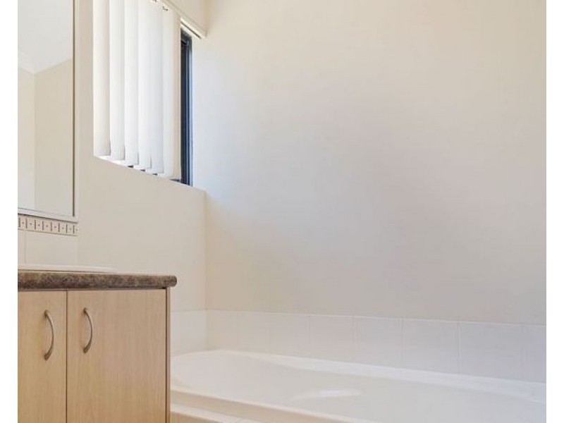 72 Redcliffe Avenue, Balga WA 6061