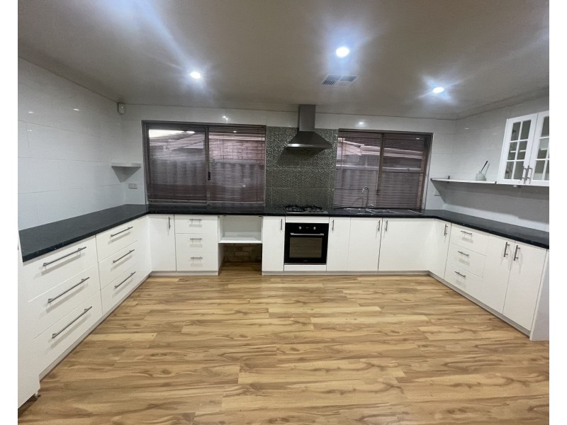 12 Banyan Close, Marangaroo WA 6064