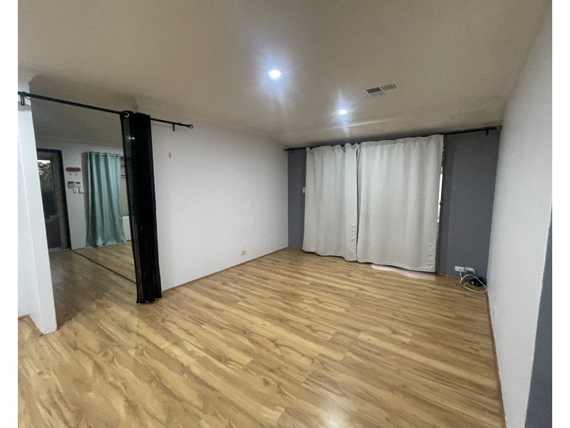 12 Banyan Close, Marangaroo WA 6064