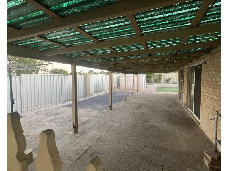 12 Banyan Close, Marangaroo WA 6064