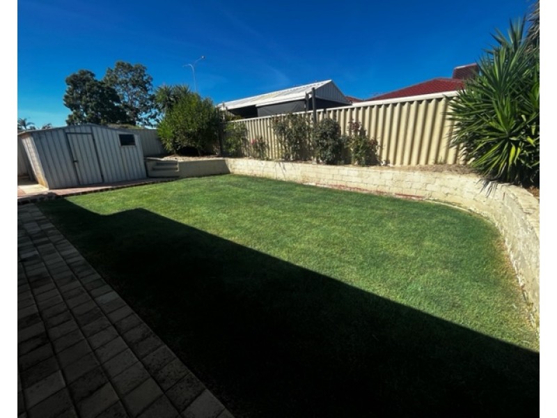 12 Banyan Close, Marangaroo WA 6064