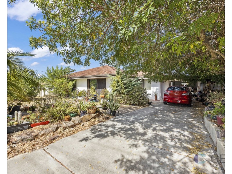 11 Rochford Way, Girrawheen WA 6064