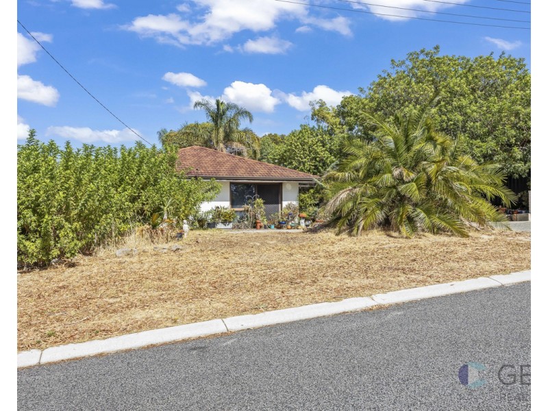 11 Rochford Way, Girrawheen WA 6064