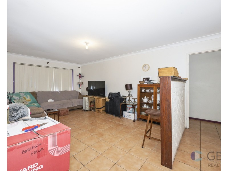 11 Rochford Way, Girrawheen WA 6064