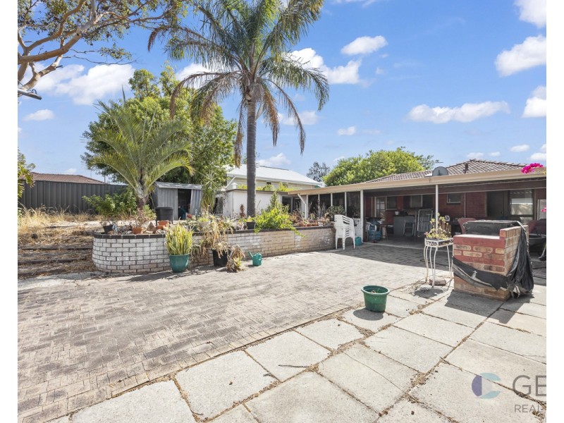 11 Rochford Way, Girrawheen WA 6064