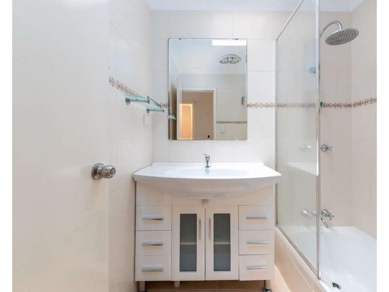 4/1 Gerald Street, Como WA 6152