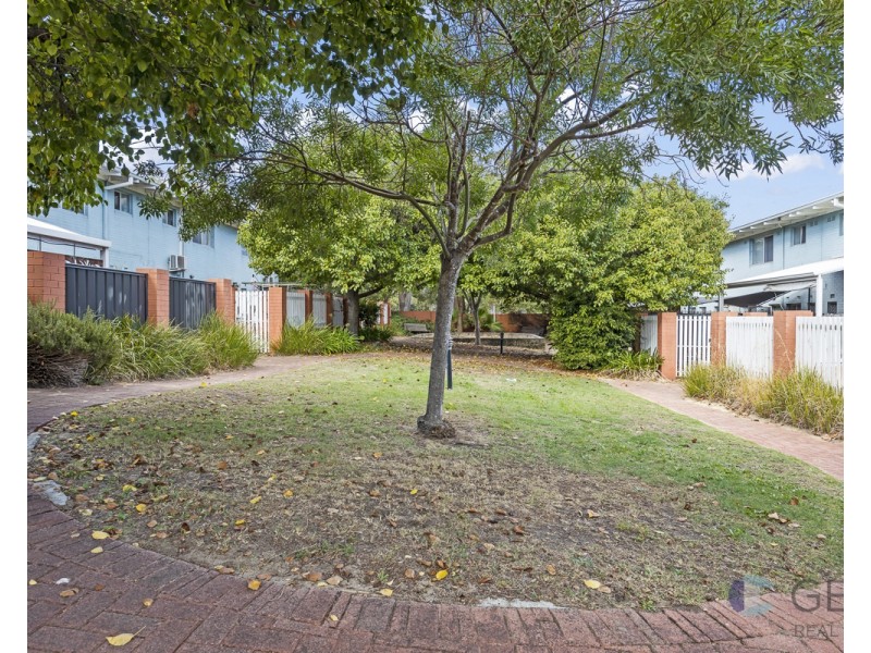 12/6 Seaton Place, Girrawheen WA 6064