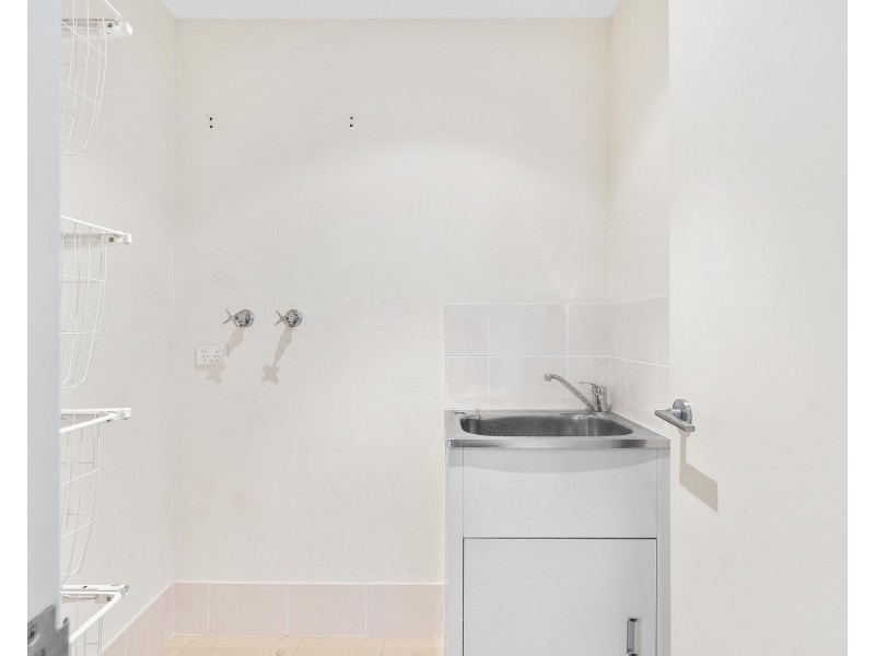 8/3 Spring Avenue, Midland WA 6056