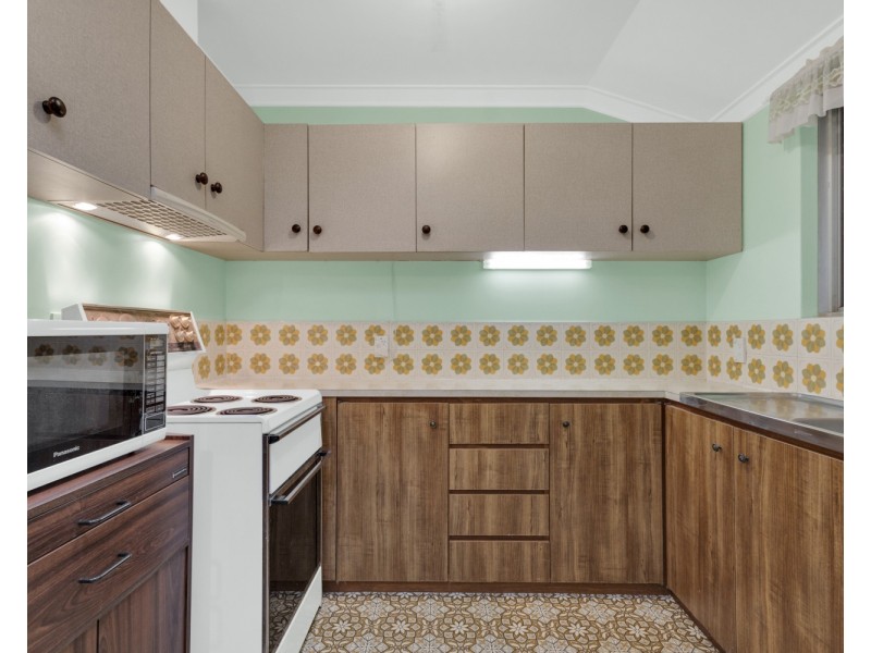 32 Danbury Crescent, Girrawheen WA 6064