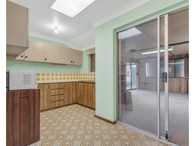 32 Danbury Crescent, Girrawheen WA 6064