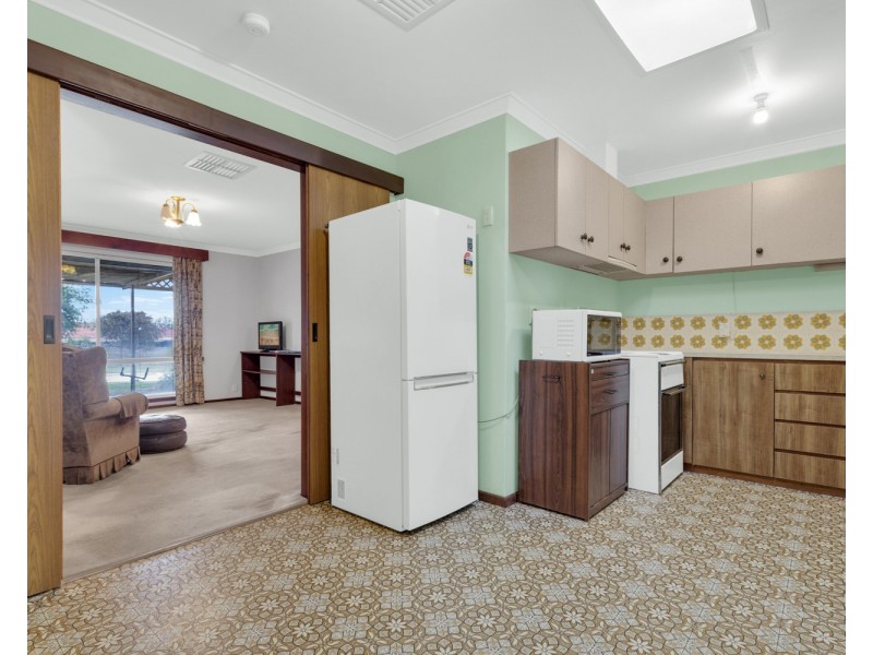 32 Danbury Crescent, Girrawheen WA 6064