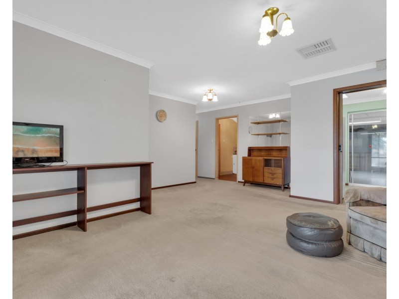 32 Danbury Crescent, Girrawheen WA 6064