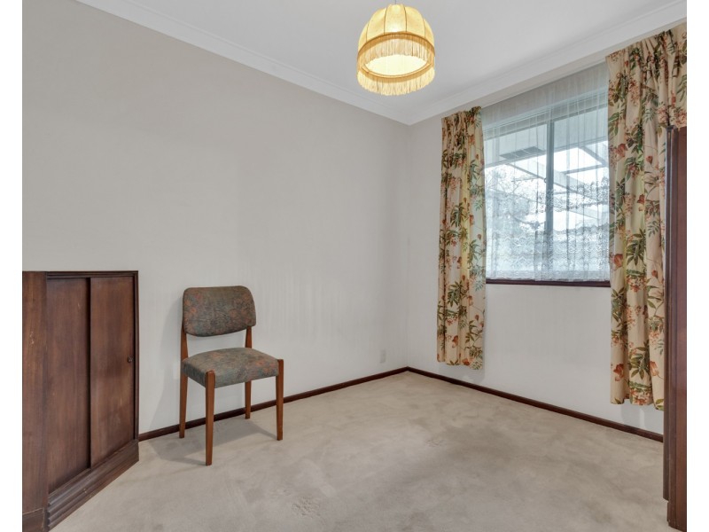 32 Danbury Crescent, Girrawheen WA 6064