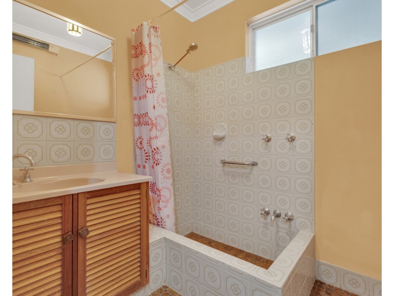 32 Danbury Crescent, Girrawheen WA 6064