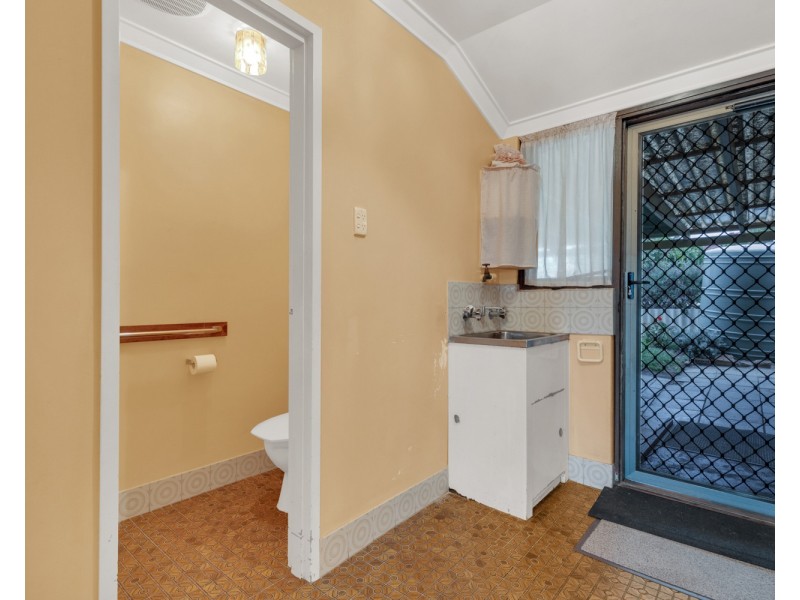32 Danbury Crescent, Girrawheen WA 6064