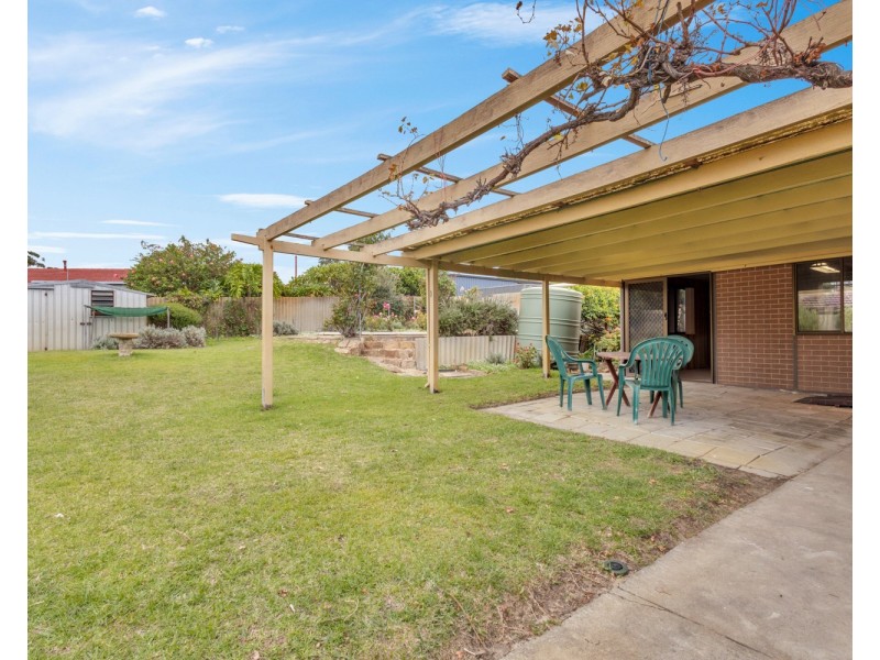 32 Danbury Crescent, Girrawheen WA 6064