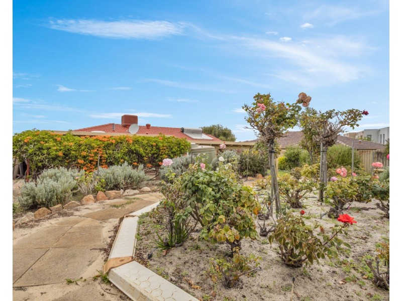 32 Danbury Crescent, Girrawheen WA 6064