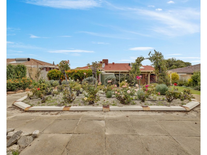 32 Danbury Crescent, Girrawheen WA 6064