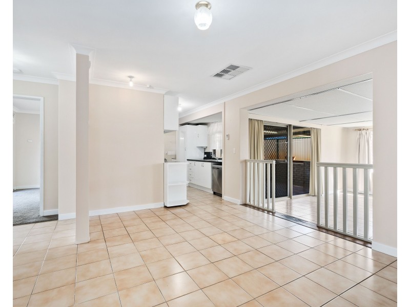 2 MURRAY COURT, Beechboro WA 6063