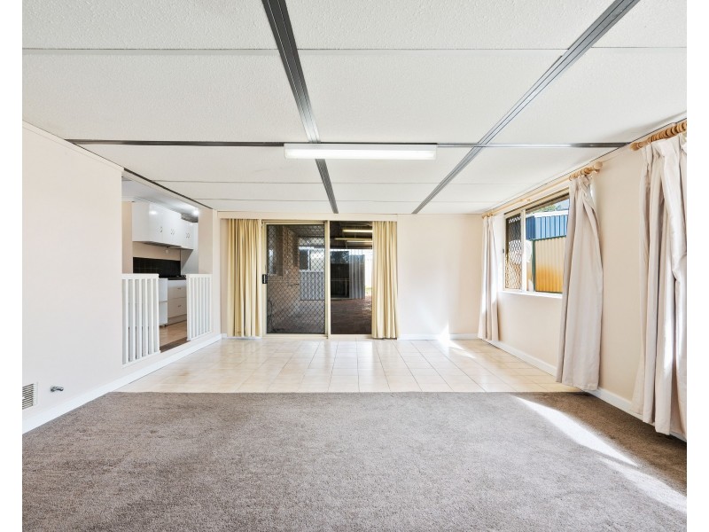 2 MURRAY COURT, Beechboro WA 6063