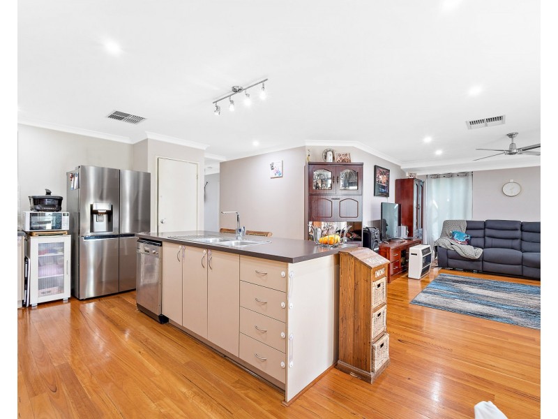 8 DURANT WAY, Ellenbrook WA 6069