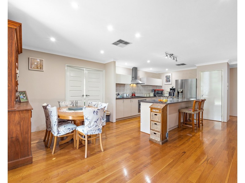 8 DURANT WAY, Ellenbrook WA 6069