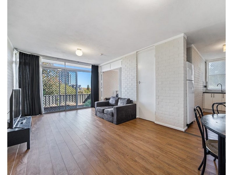 Unit 2/38-42 Waterloo Crescent, East Perth WA 6004