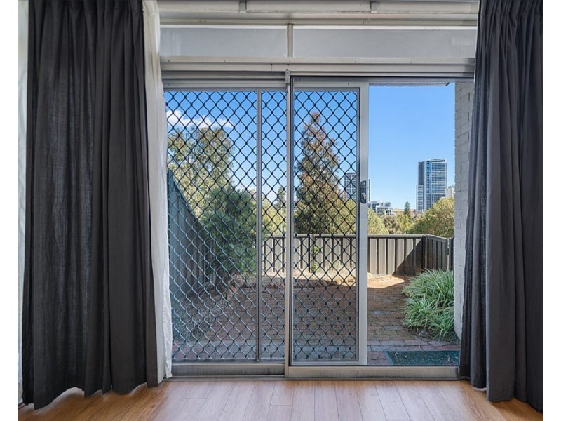 Unit 2/38-42 Waterloo Crescent, East Perth WA 6004