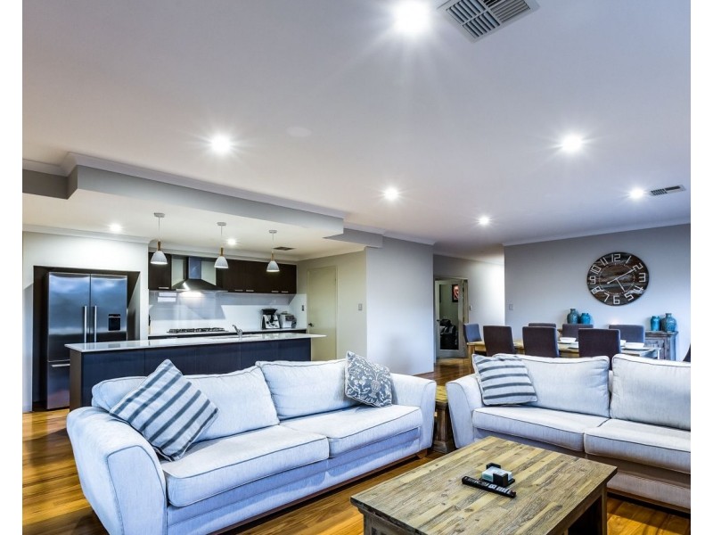 39 Limetta Grove, Landsdale WA 6065