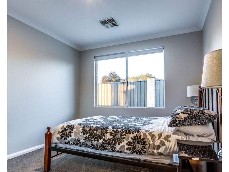 39 Limetta Grove, Landsdale WA 6065