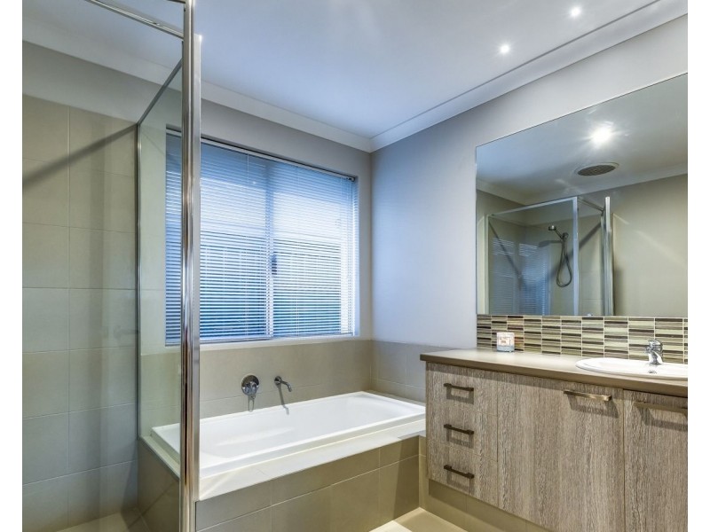 39 Limetta Grove, Landsdale WA 6065