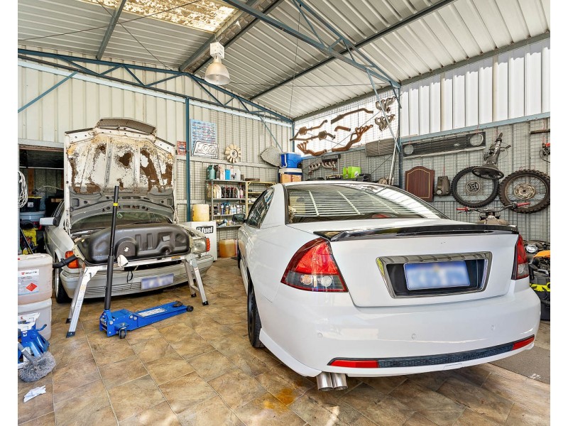 11 BLACKMORE AVENUE, Girrawheen WA 6064