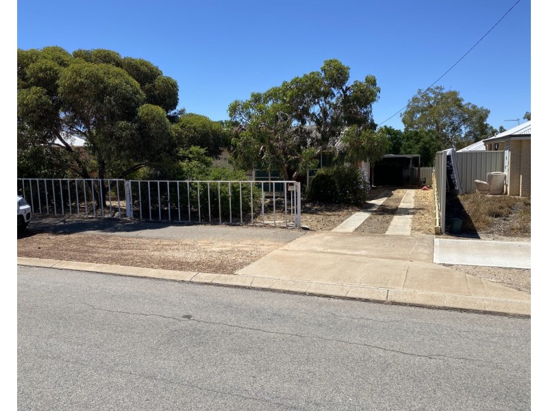 70 CAW STREET, Merredin WA 6415