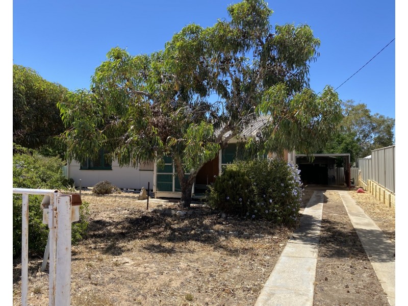 70 CAW STREET, Merredin WA 6415