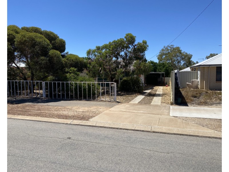 70 CAW STREET, Merredin WA 6415