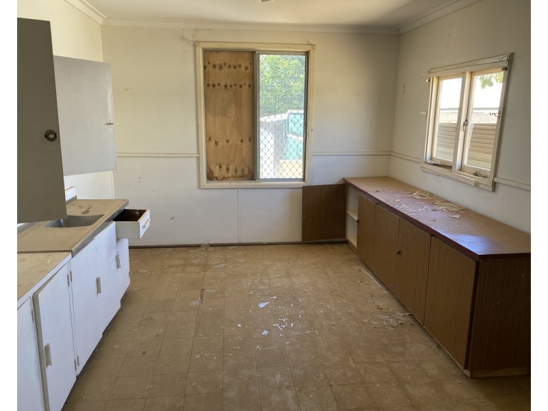 70 CAW STREET, Merredin WA 6415