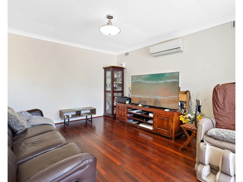 37 CASSERLEY AVENUE, Girrawheen WA 6064