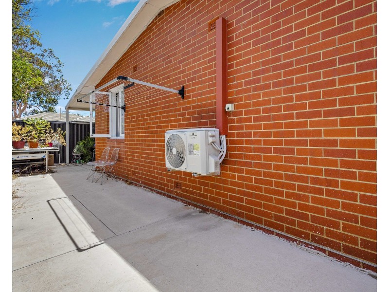 37 CASSERLEY AVENUE, Girrawheen WA 6064