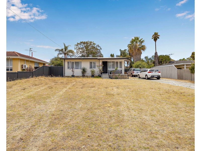 37 CASSERLEY AVENUE, Girrawheen WA 6064