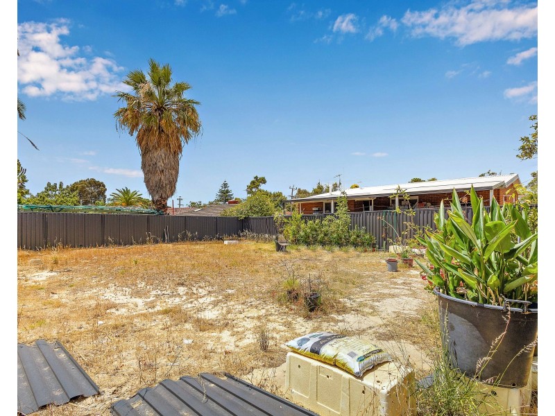 37 CASSERLEY AVENUE, Girrawheen WA 6064