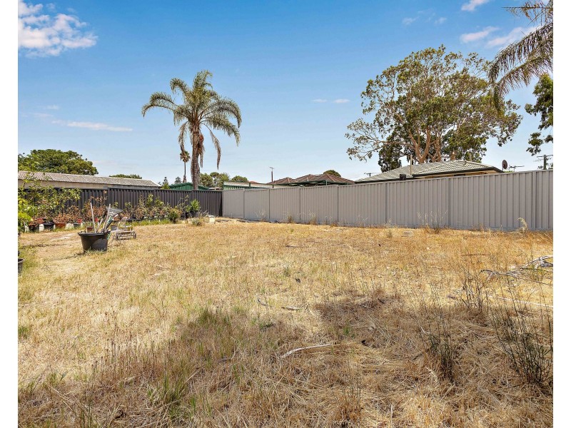 37 CASSERLEY AVENUE, Girrawheen WA 6064