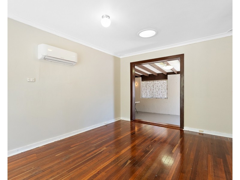 136 MARANGAROO DRIVE, Girrawheen WA 6064