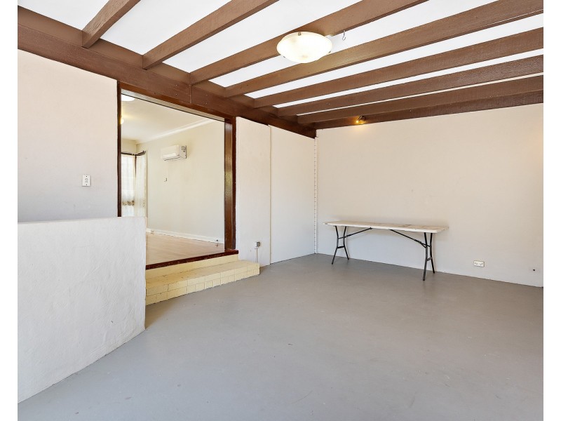 136 MARANGAROO DRIVE, Girrawheen WA 6064