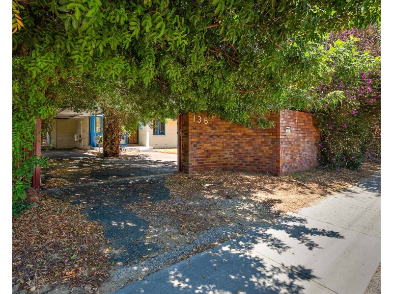136 MARANGAROO DRIVE, Girrawheen WA 6064