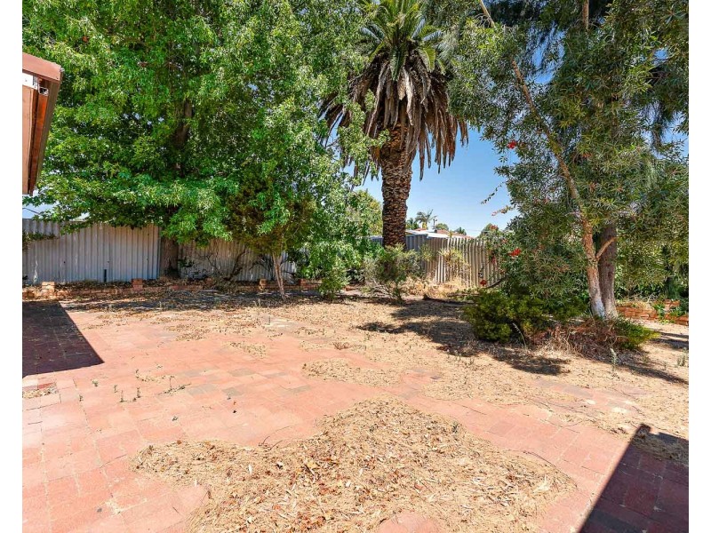 136 MARANGAROO DRIVE, Girrawheen WA 6064