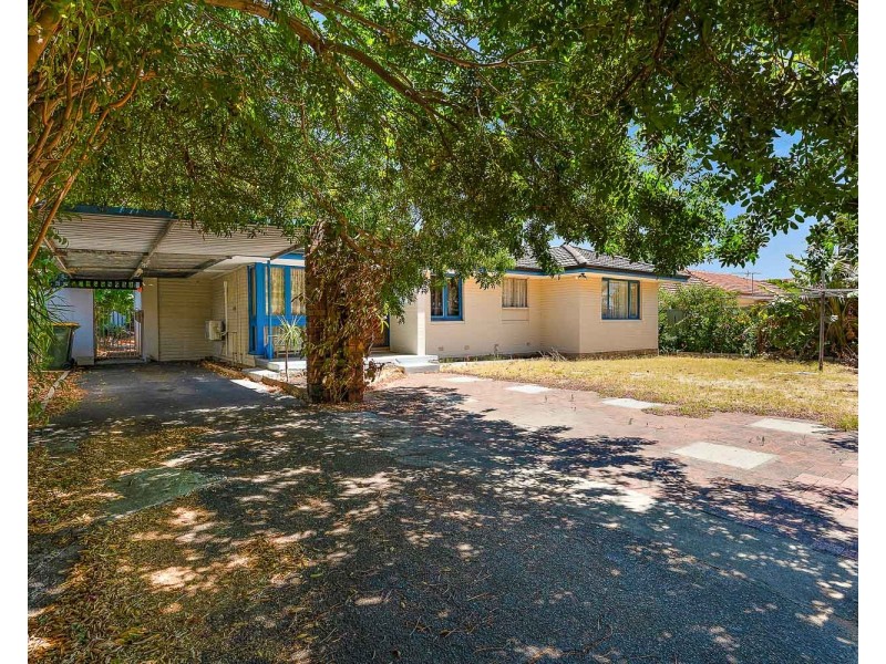 136 MARANGAROO DRIVE, Girrawheen WA 6064