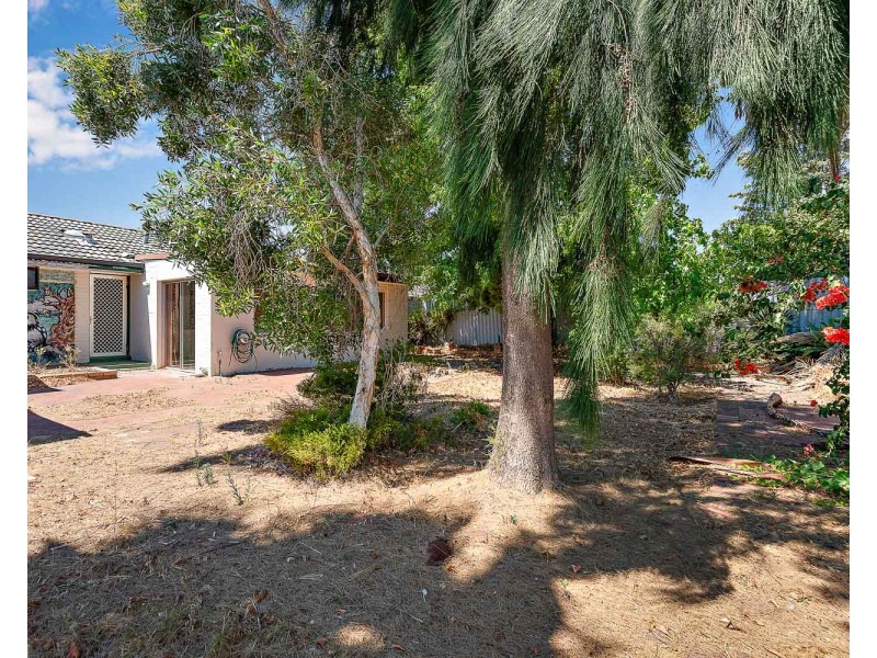 136 MARANGAROO DRIVE, Girrawheen WA 6064
